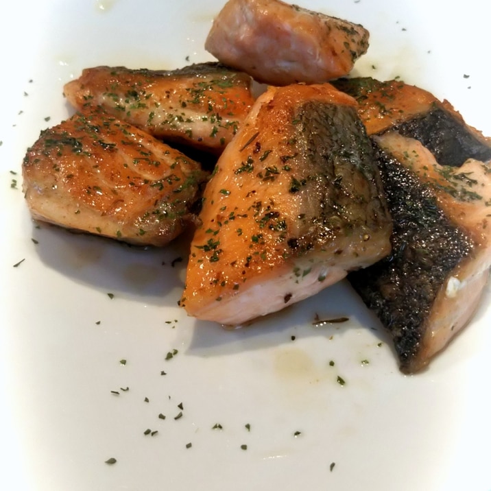 バターで焼くだけ サーモンソテー 爽やかレモン風味 レシピ 作り方 By ちびまる 楽天レシピ バターで焼くだけ サーモンソテー 爽やかレモン風味 レシピ 作り方 By ちびまる 楽天レシピ